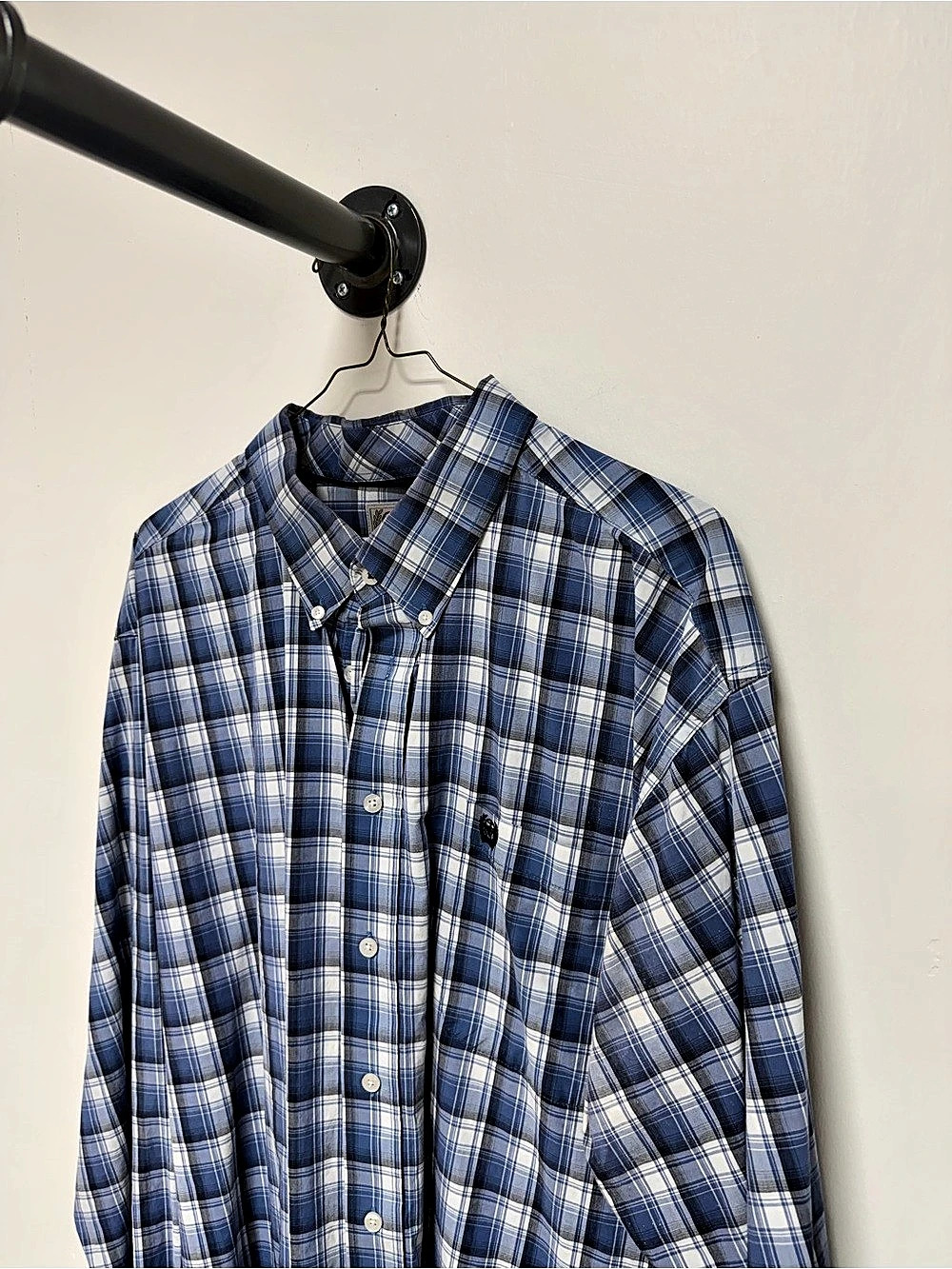 Men’s Cinch Button down